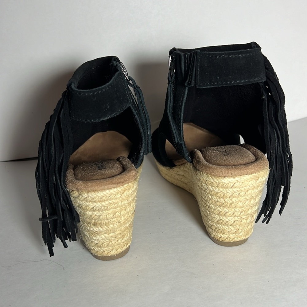 NWOT Minnetonka Suede Peep-toe wedges with fringe size 8 - Picture 6 of 9